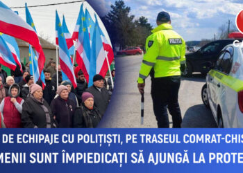 Zeci de echipaje de poliție pe drumul Comrat-Chișinău, blocând accesul oamenilor la proteste