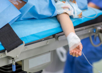 Minora căzută de la etajul 5 la IMC, operată pentru fracturi vertebrale