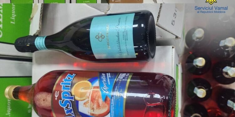 Contrabandă cu băuturi alcoolice din Italia, depistată la vama Leușeni