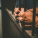 A încercat să-și omoare fosta iubită și a agresat-o pe mama acesteia: Un tânăr din Drochia, condamnat la 15 ani de pușcărie
