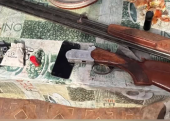 Un copil de 15 ani din Ștefan Vodă riscă să ajungă după gratii: Acesta a intrat într-o gospodărie de unde a furat o armă și bijuterii de peste 21 de mii de lei