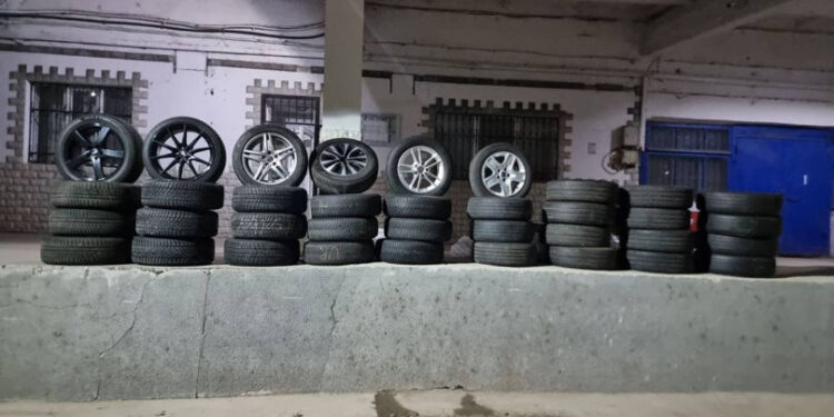 Tentativă de contrabandă cu anvelope oprită pe traseul Chișinău-Leușeni
