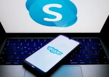 Aplicația de apeluri și mesaje, Skype, se închide