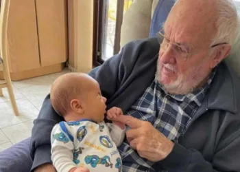 „Omul cu mâna de aur” James Harrison, cunoscut pentru salvarea a 2 milioane de nou-născuți, a decedat la 88 de ani