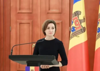 Майю Санду попросили убрать в Кишиневе два памятника