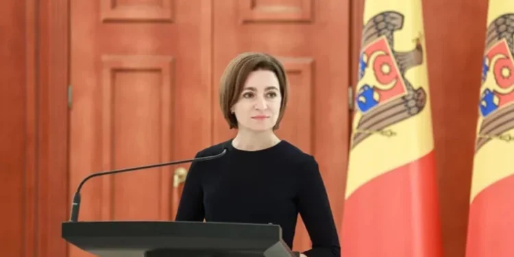 Майю Санду попросили убрать в Кишиневе два памятника