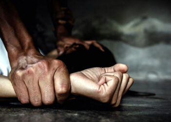 25 de ani de închisoare pentru un tată abuziv din nordul țării;