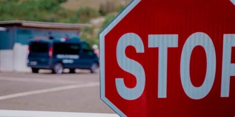 Bărbat căutat internațional a fugit din fața poliției de frontieră