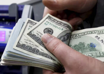 Moldovean prins încercând să scoată ilegal 33.000 de dolari din Belarus