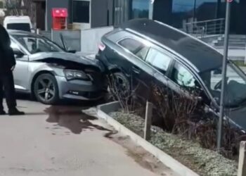 Accident pe strada George Coșbuc din Hîncești: Două mașini grav avariate