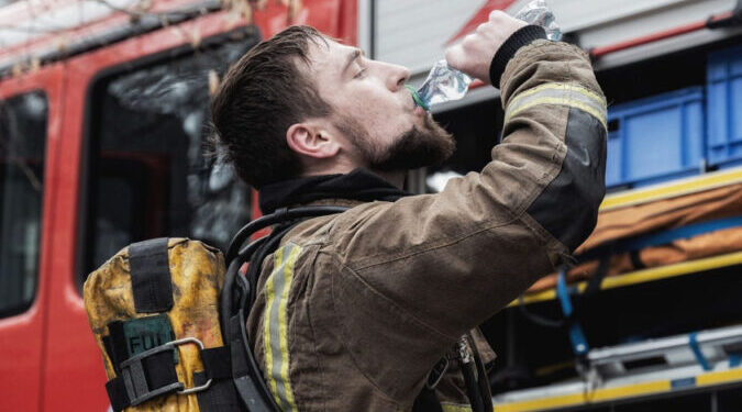 O cafenea din Chișinău a oferit plăcinte salvatorilor după incendiul de pe strada Eugen Doga