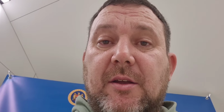 Jurnalistul Gabriel Călin acuză autoritățile de abuz, după reținerea sa la Aeroportul Chișinău