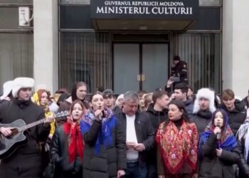 „Katiușa” pe străzile din Chișinău și Bălți. Flashmob neobișnuit al activiștilor Blocului „Victorie” în semn de protest împotriva reabilitării nazismului |VIDEO