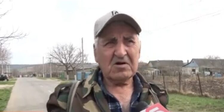 Locuitorii satului Roșcani, Anenii Noi, se plâng de mirosul puternic și riscurile sanitare după îngroparea a 65.000 de porci din cauza pestei porcine |VIDEO