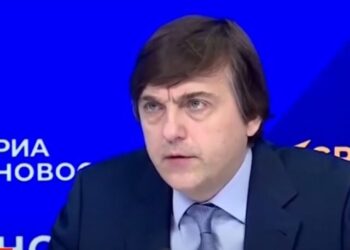 PAS vrea să închidă școlile cu predare în limba rusă, în timp ce OAN „Eurasia” lansează Asociația de Sprijin pentru Limba Rusă |VIDEO