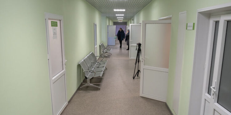 Infecțiile respiratorii acute cresc în Moldova, se propune limitarea vizitelor în spitale