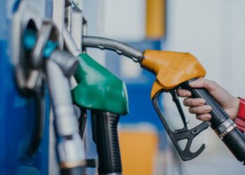 O veste rea și una bună. Benzina se scumpește, iar motorina se ieftinește