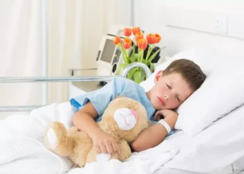 Moda de pe TikTok care l-a adus pe un băiat de 12 ani la un pas de moarte. Pare inofensivă, dar produce daune letale