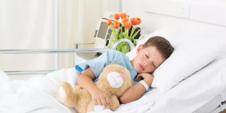 Moda de pe TikTok care l-a adus pe un băiat de 12 ani la un pas de moarte. Pare inofensivă, dar produce daune letale