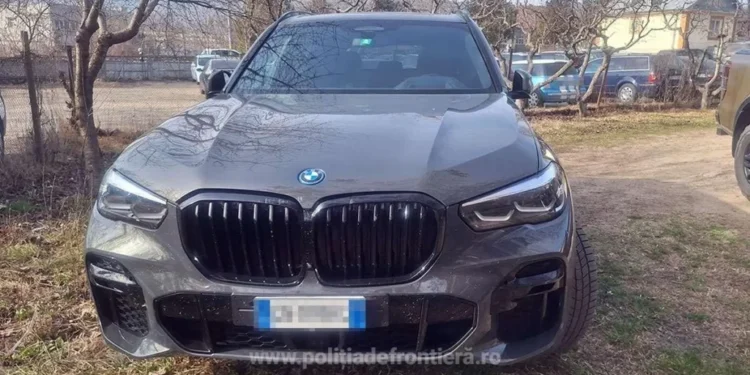 Un moldovean a încercat să treacă frontiera cu un BMW furat din Italia