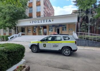 Incident violent în Sturzovca: Tânăr reținut pentru agresiune asupra unui polițist