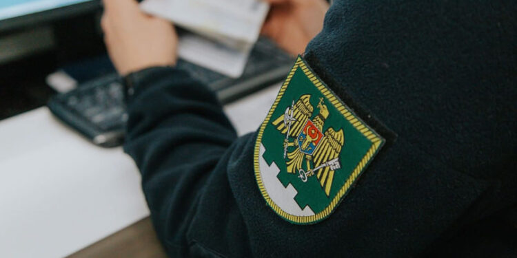 Zece documente falsificate depistate la frontiera Moldovei în trei zile