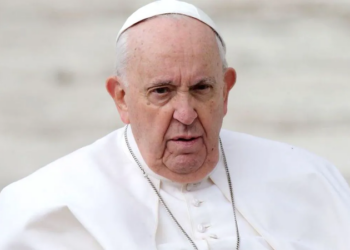 Papa Francisc nu va conduce Miercurea Cenușii din cauza problemelor de sănătate