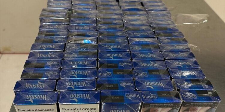 Doi cetățeni străini încercau să transporte ilegal țigări din Moldova către Marea Britanie