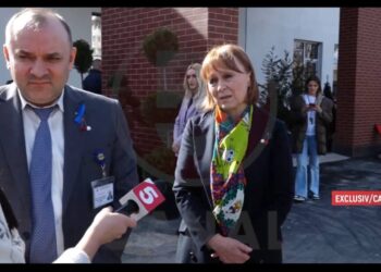 Pentru a evita să răspundă la întrebările Canal5, un bodyguard al lui Sandu a aplicat forță asupra jurnalistei, iar Nemerenko i-a amenințat cu poliția |VIDEO