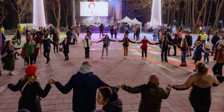 Concerte și Cadouri de 8 Martie: Echipa lui Ilan Șor a Sărbătorit ziua Femeiei la Orhei, Taraclia și Comrat cu Flori și Urări de Bine