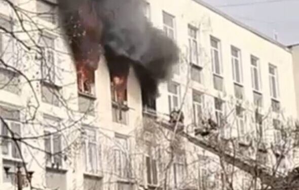 Incendiu la un liceu din Bender: Flăcările au distrus o sală de clasă, dar fără victime |VIDEO