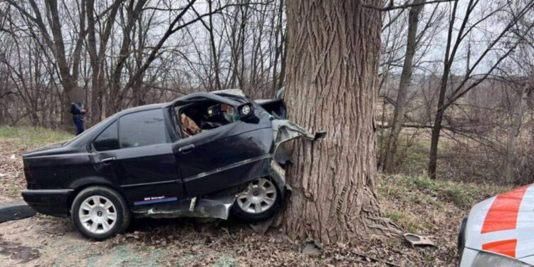 Accident rutier fatal în Sîngera: Șoferul unui BMW a decedat pe loc