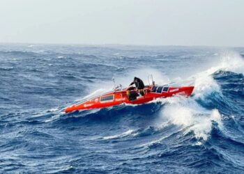 Feodor Koniuhov a devenit primul om care a traversat Atlanticul de Sud cu barca cu vâsle