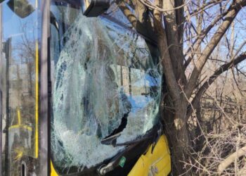 Accident tragic la Bender: Un mort și doi răniți după ce un autobuz a lovit stația de așteptare