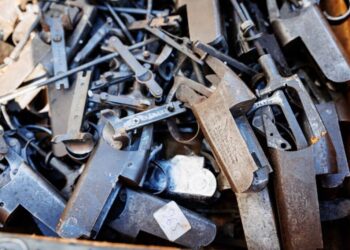 Poliția Națională a distrus peste 2 000 de arme de foc