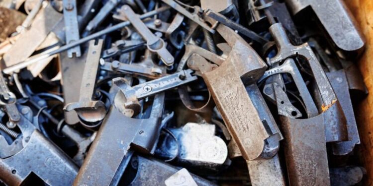 Poliția Națională a distrus peste 2 000 de arme de foc