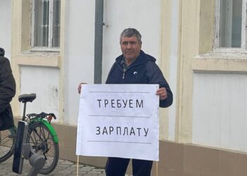 Angajații „Căii Ferate a Moldovei” fără bani pentru masa de Paște, în timp ce miniștrii și deputații se vor bucura de vacanțe și mese îmbelșugate |VIDEO