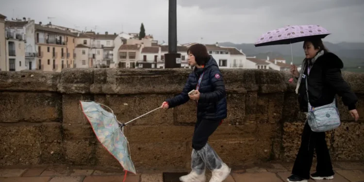 Spania, lovită de furtuna Laurence. Inundații de proporții în Andaluzia și perturbări ale traficului feroviar