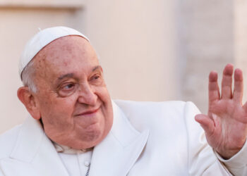 Viaţa Papei Francisc nu mai este în pericol, anunţă Vaticanul