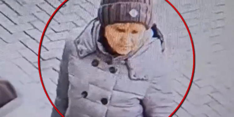 Femeie căutată de Poliție pentru sustragerea unei sume de 10.000 de lei dintr-un bancomat