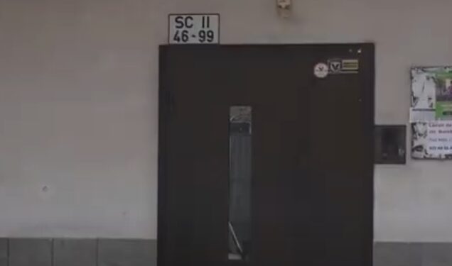 Cuib de droguri in scara unui bloc. Localnicii acuză poliția de inacțiune