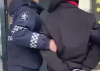 Tineri reținuți pentru trafic de droguri în Sîngerei, percheziții și descoperiri în Cahul