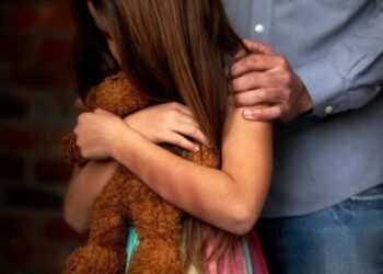 21 de ani de închisoare pentru bărbatul care și-a violat fiica minoră