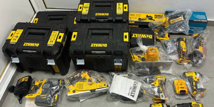 Instrumente și scule electrice nedeclarate, depistate la vama Leușeni