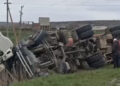 Accident lângă Telenești: Autocisternă răsturnată, un bărbat rănit