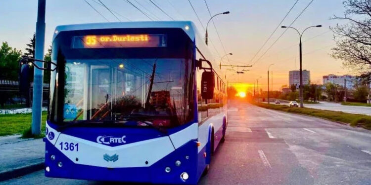 Troleibuzul 35 revine la traseul inițial în Durlești