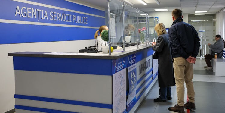 Cetățenii pot depune cererile de perfectare a noilor cărți de identitate