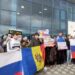 Și-au cerut scuze pentru acțiunile PAS. Activiștii Blocului „Victorie” au susținut diplomații ruși expulzați la aeroport |VIDEO