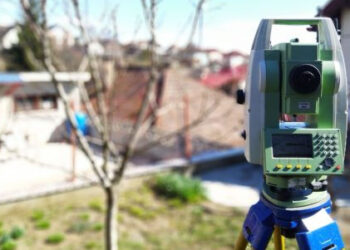 Echipament de măsurare topografică furat din Londra, descoperit în Moldova