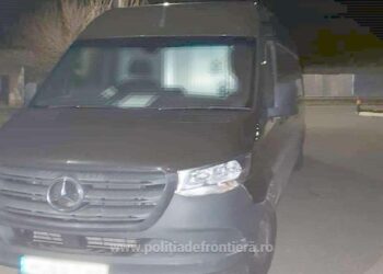 Bărbat cu cetățenie dublă, prins la volan cu permisul suspendat